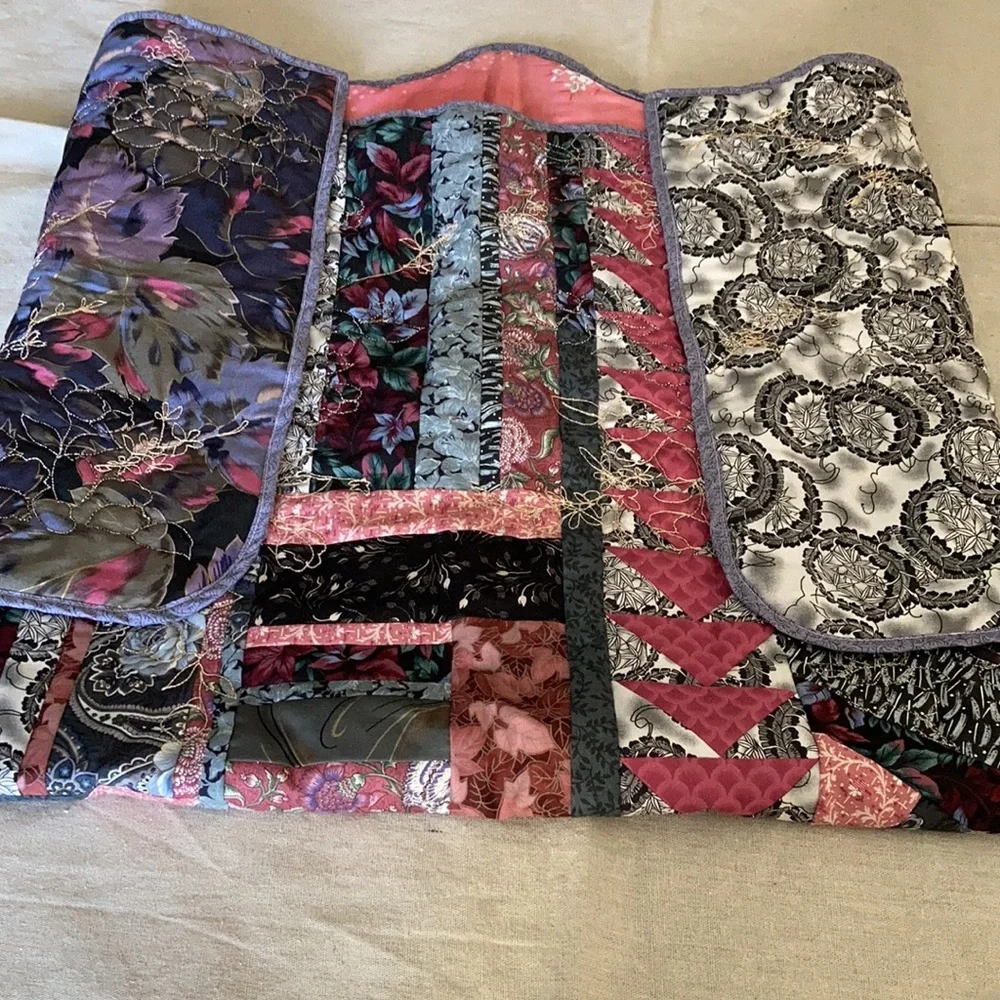 Hand made super classy T shape quilt wall hanging - Picture 1 of 5